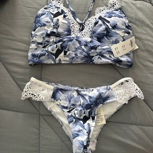 Hollister NWT BIKINI SET